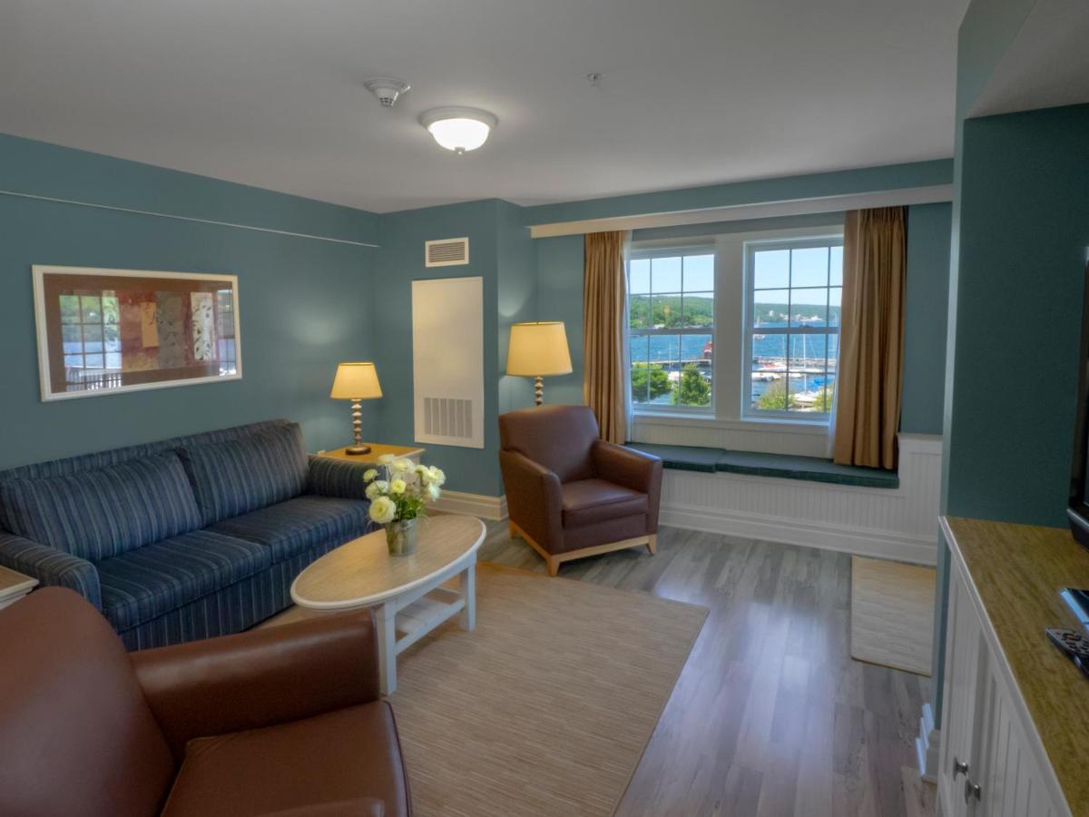Watkins Glen Harbor Hotel Bagian luar foto