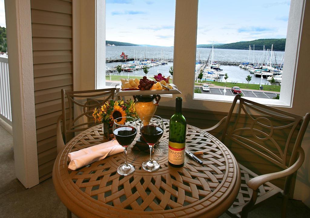 Watkins Glen Harbor Hotel Restoran foto