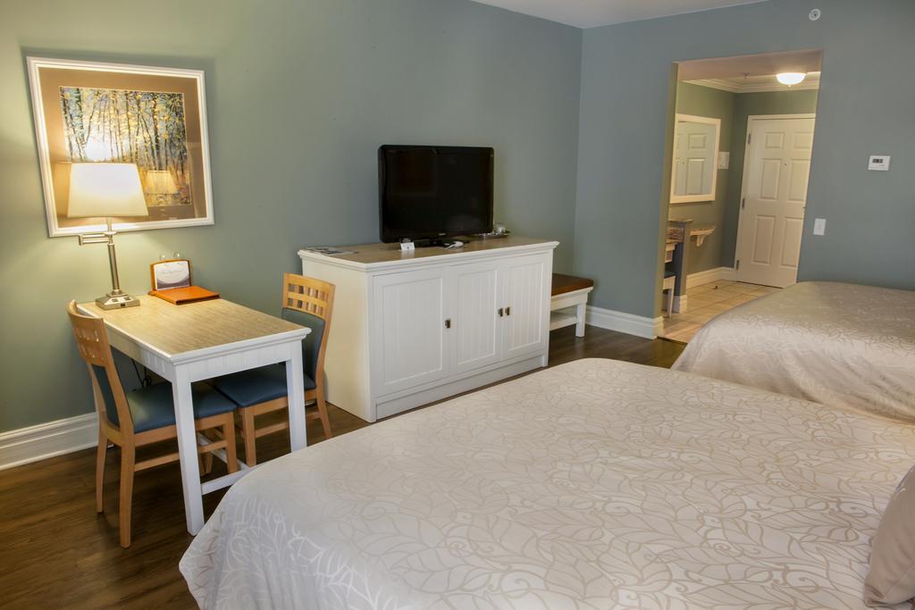 Watkins Glen Harbor Hotel Bagian luar foto