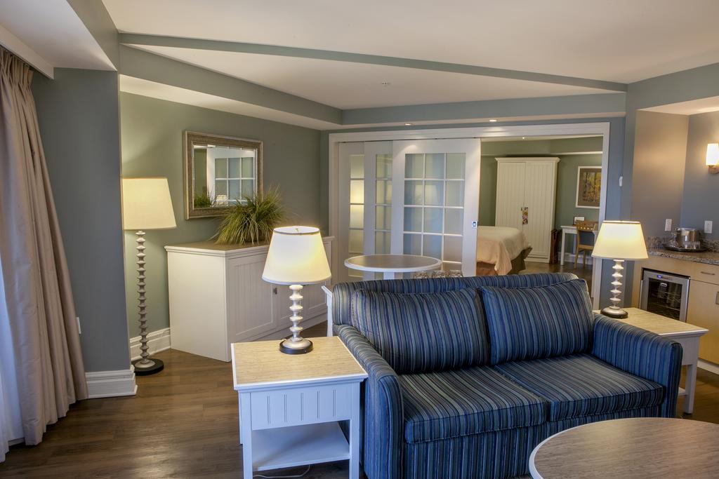 Watkins Glen Harbor Hotel Bagian luar foto